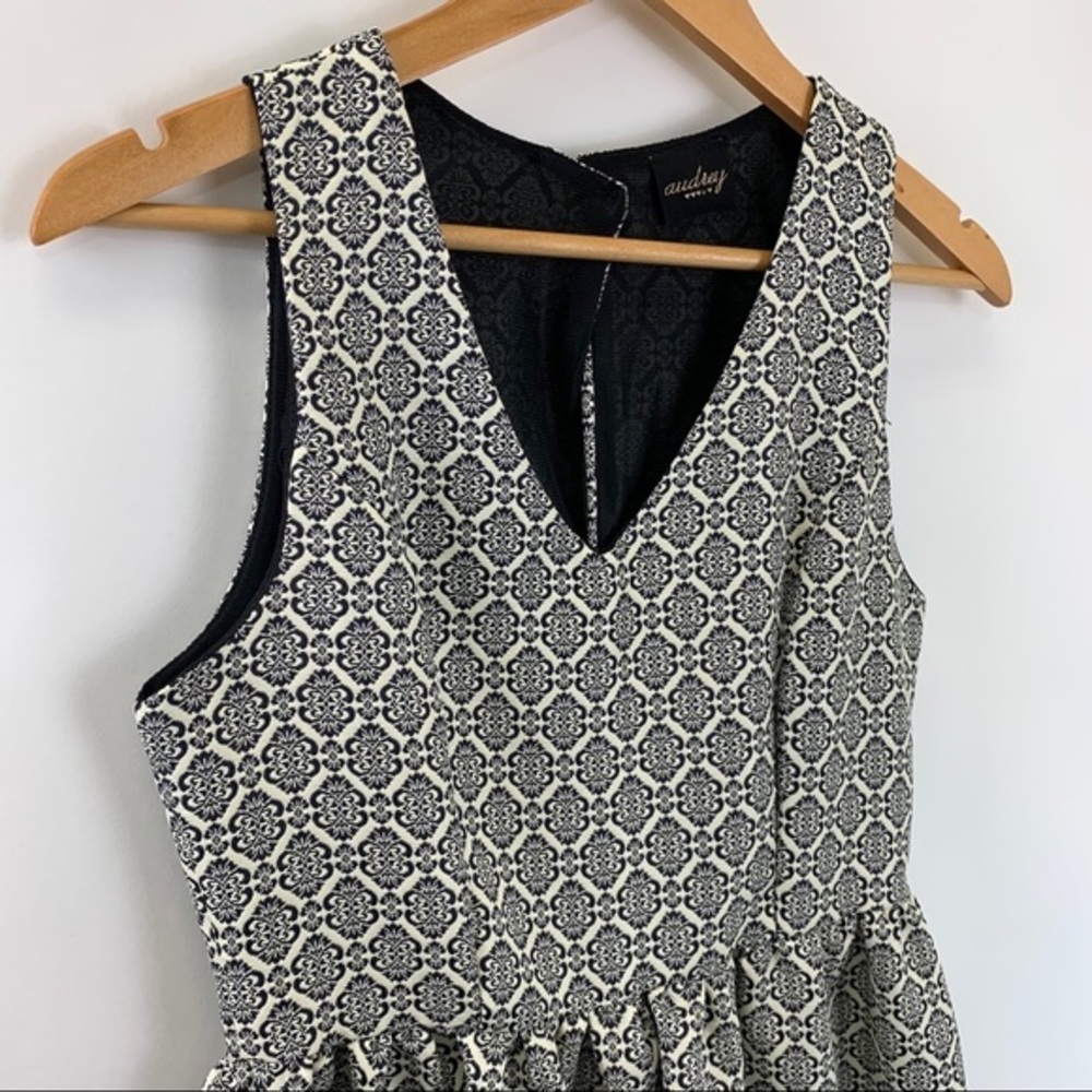 Audrey 3 + 1 Jacquard Dress - Picture 5 of 13